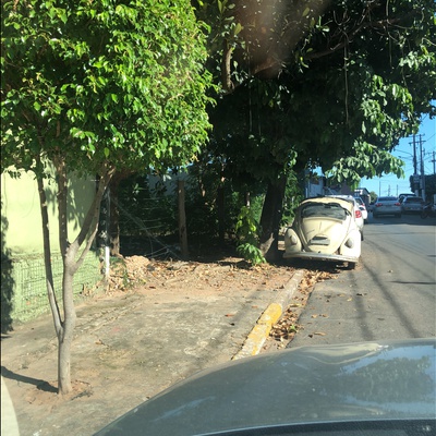 Trash near Rua Rui Barbosa, Da Goiabeira, Cuiabá, Microrregião de Cuiabá, Mesorregião Centro-Sul Mato-Grossense, Mato Grosso, Central-West Region, 78032-035, Brazil